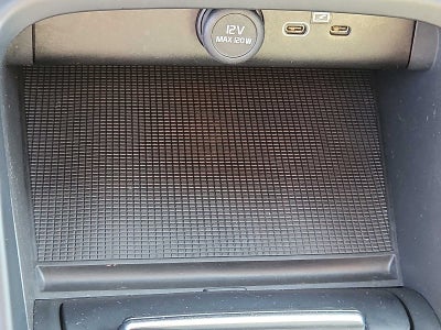 2023 Volvo XC40 Core