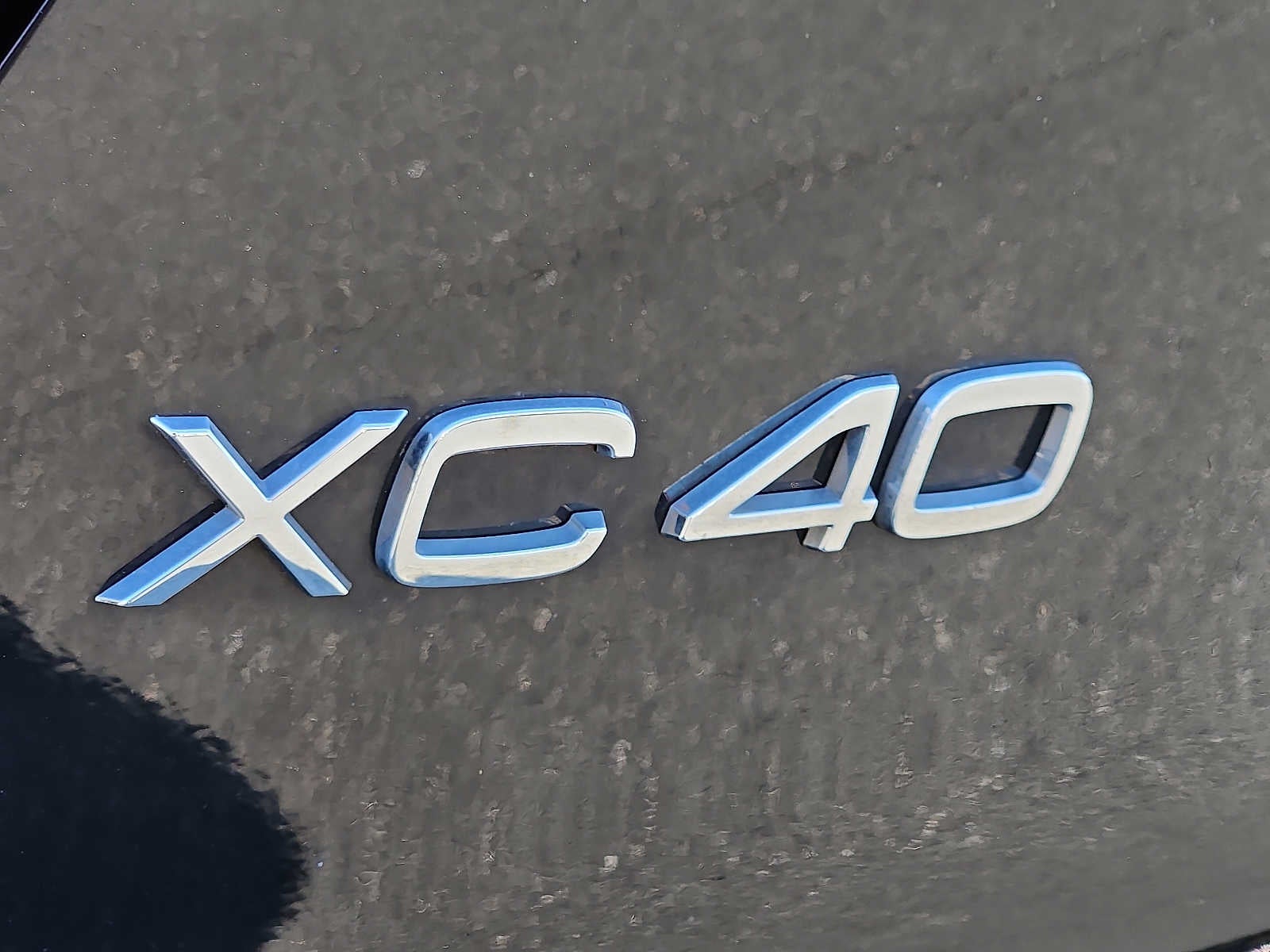 2023 Volvo XC40 Core
