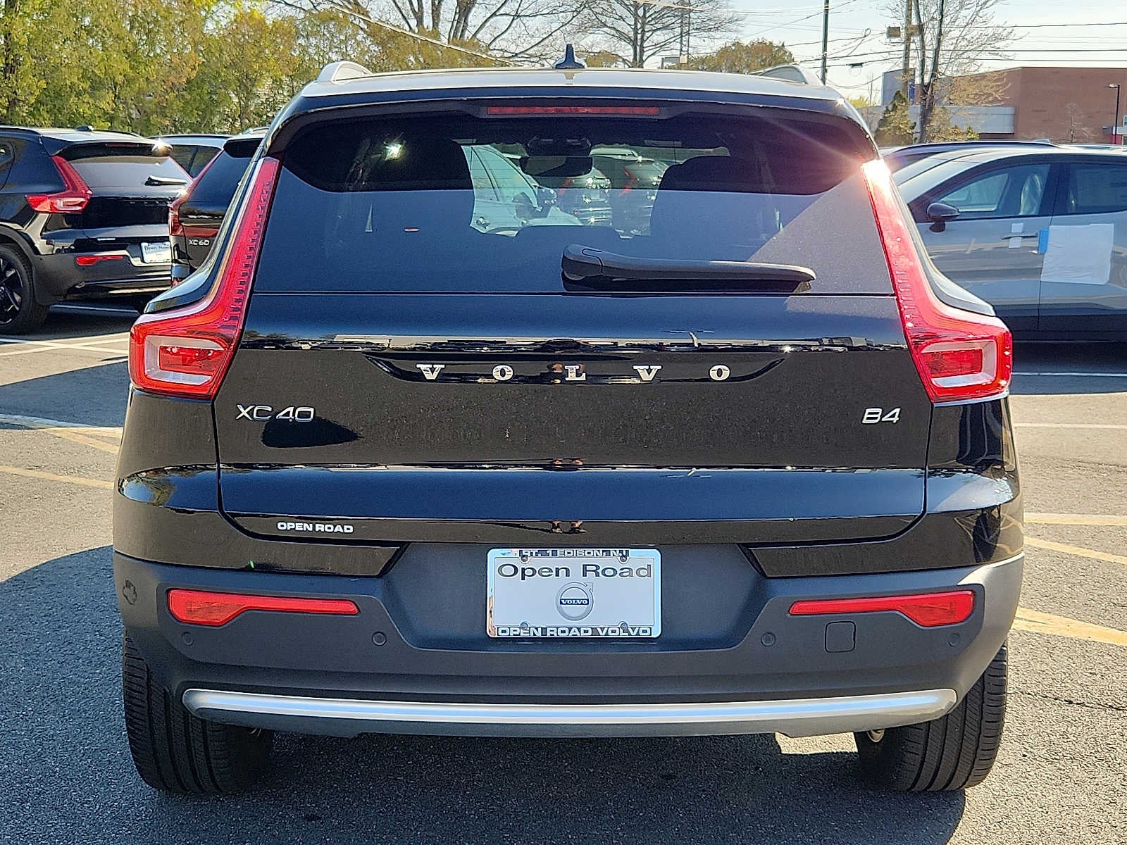 2023 Volvo XC40 Core