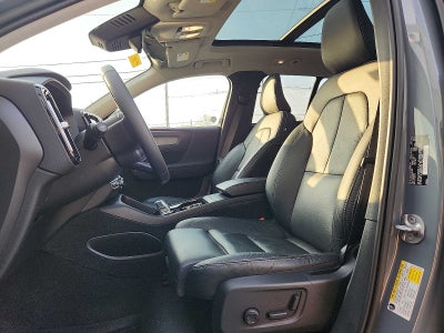 2023 Volvo XC40 Plus Bright Theme