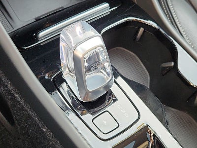 2023 Volvo XC40 Plus Bright Theme