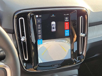 2023 Volvo XC40 Plus Bright Theme
