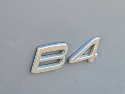 2023 Volvo XC40 Plus Bright Theme