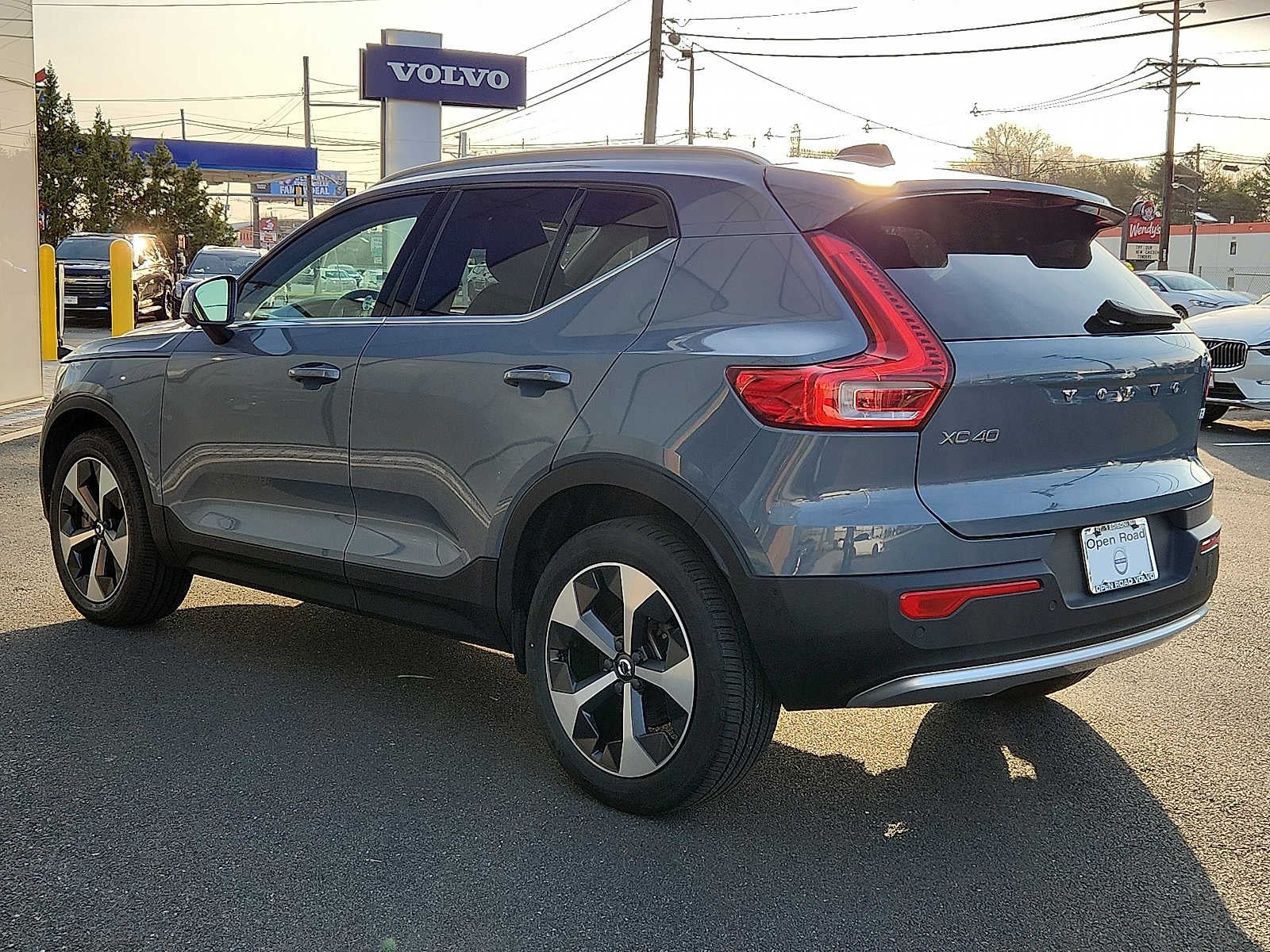 2023 Volvo XC40 Plus Bright Theme