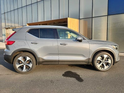 2023 Volvo XC40 Plus Bright Theme