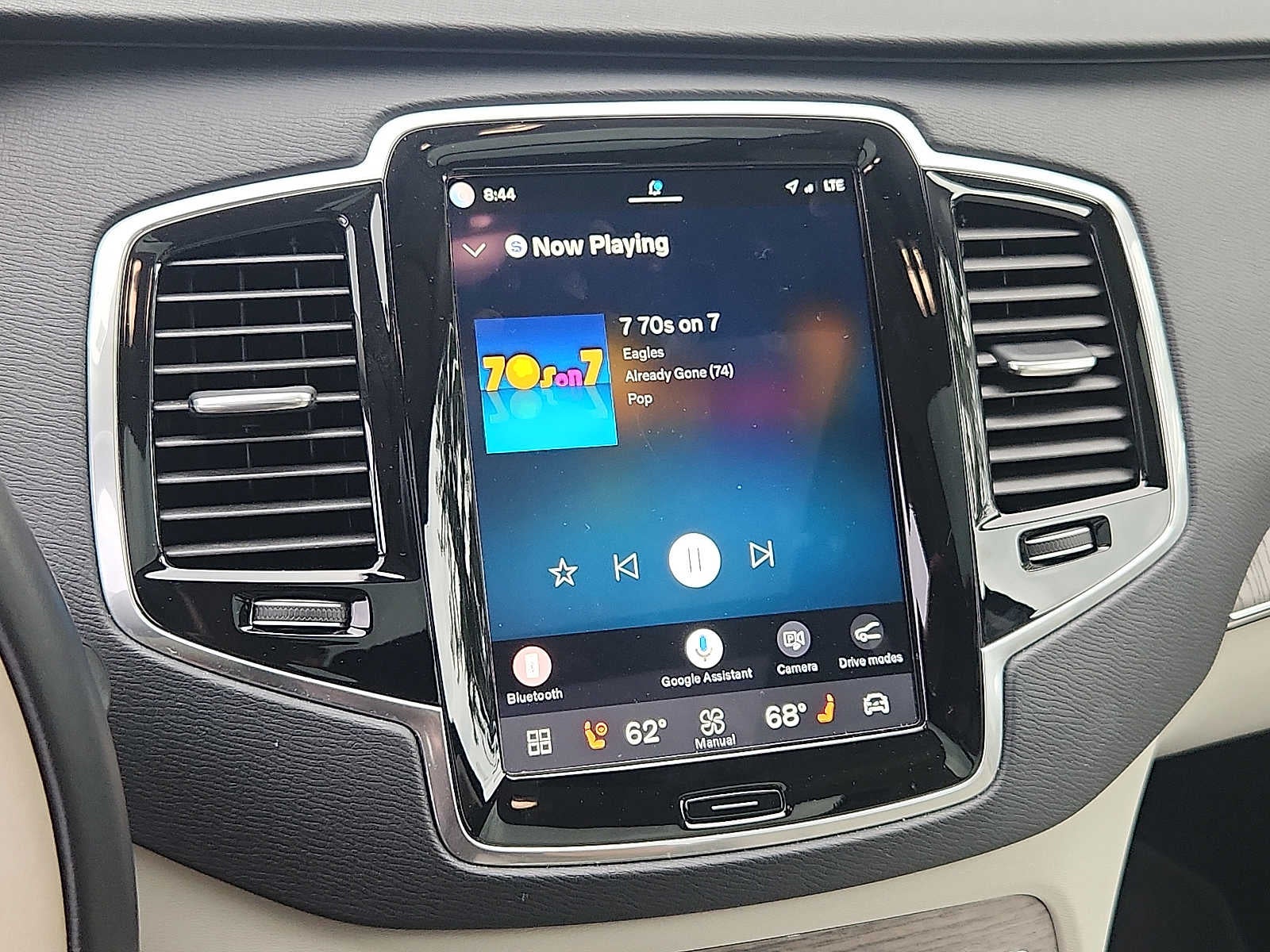 2024 Volvo XC90 Plus Bright Theme