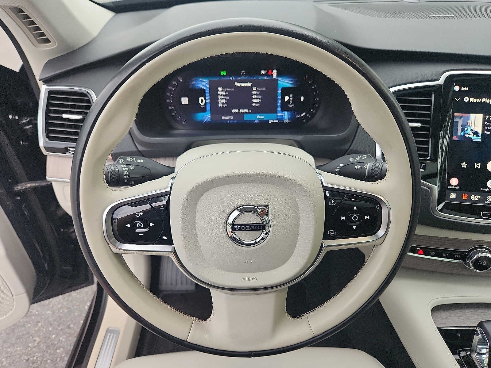 2024 Volvo XC90 Plus Bright Theme