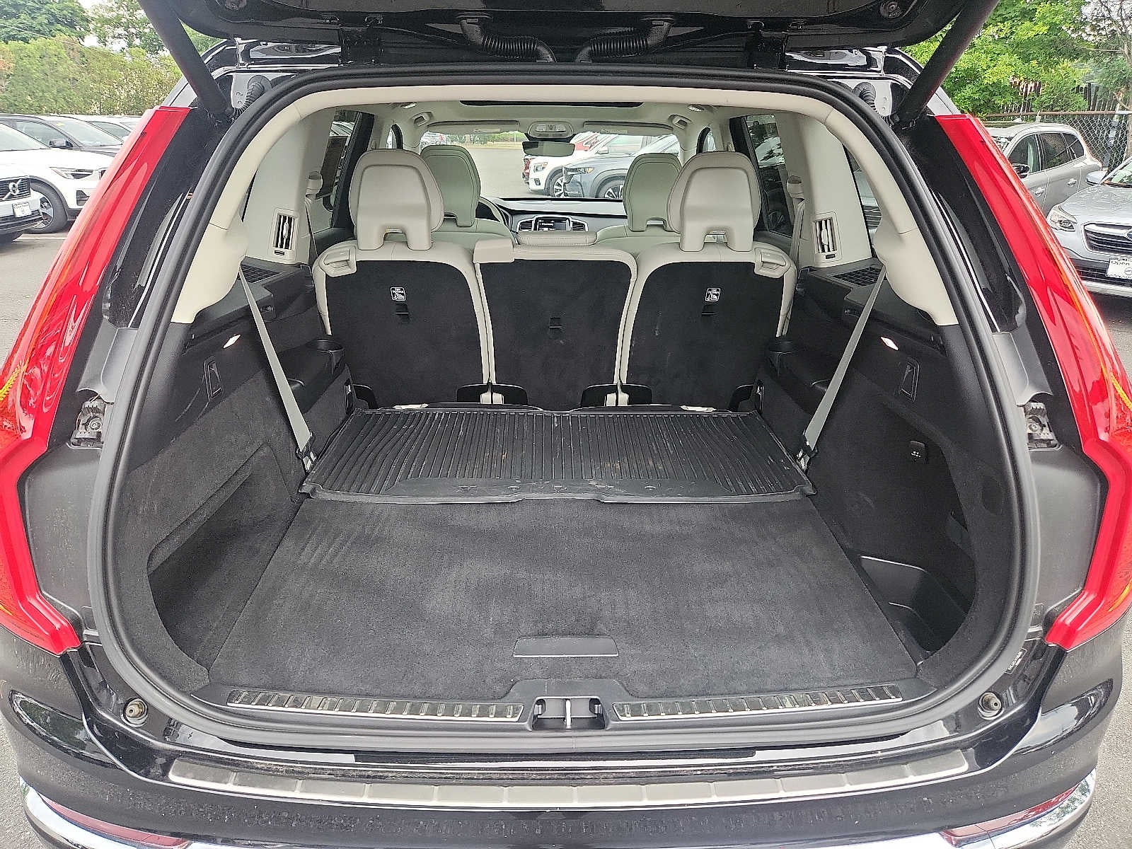 2024 Volvo XC90 Plus Bright Theme