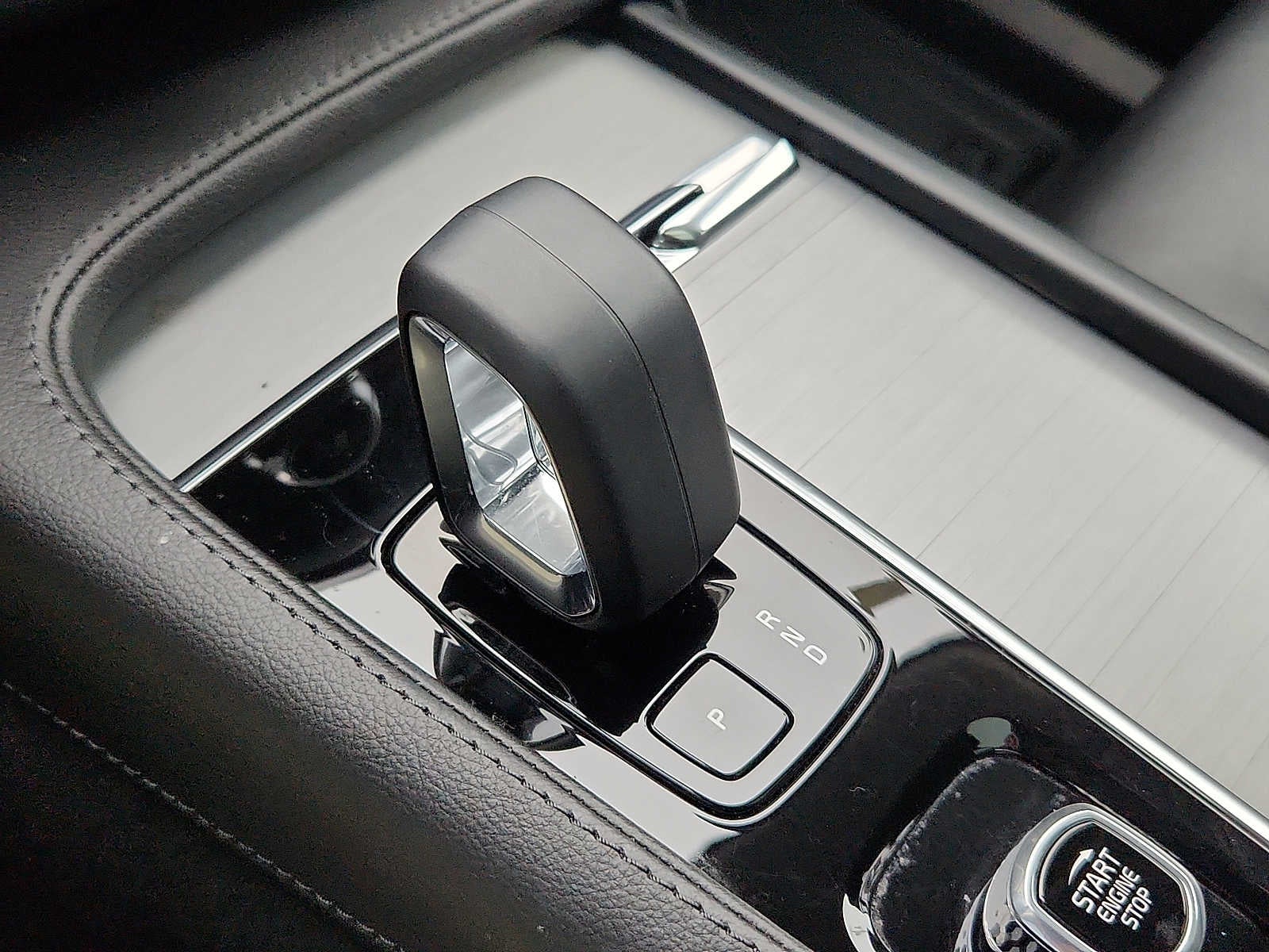 2023 Volvo XC90 Core