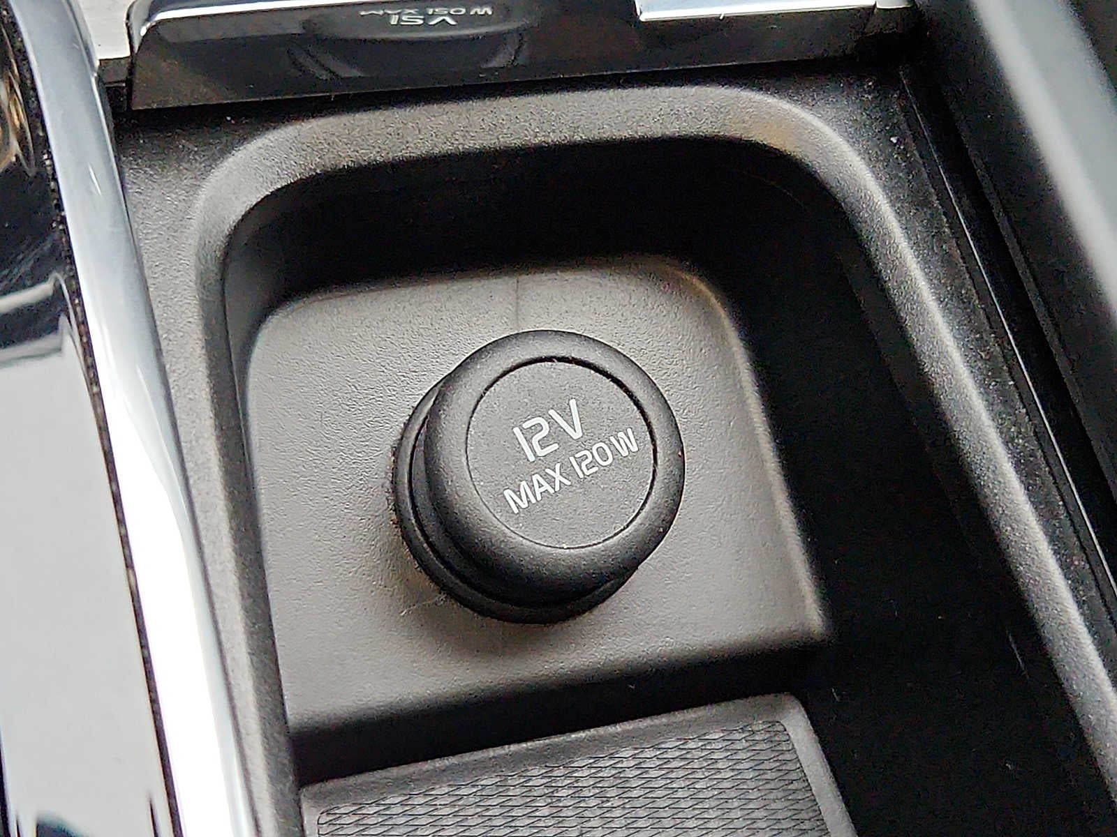 2023 Volvo XC90 Core