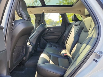 2024 Volvo XC60 Core Dark Theme