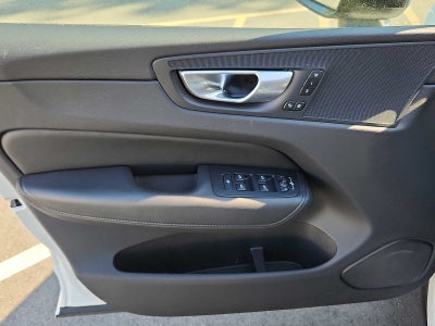 2024 Volvo XC60 Core Dark Theme