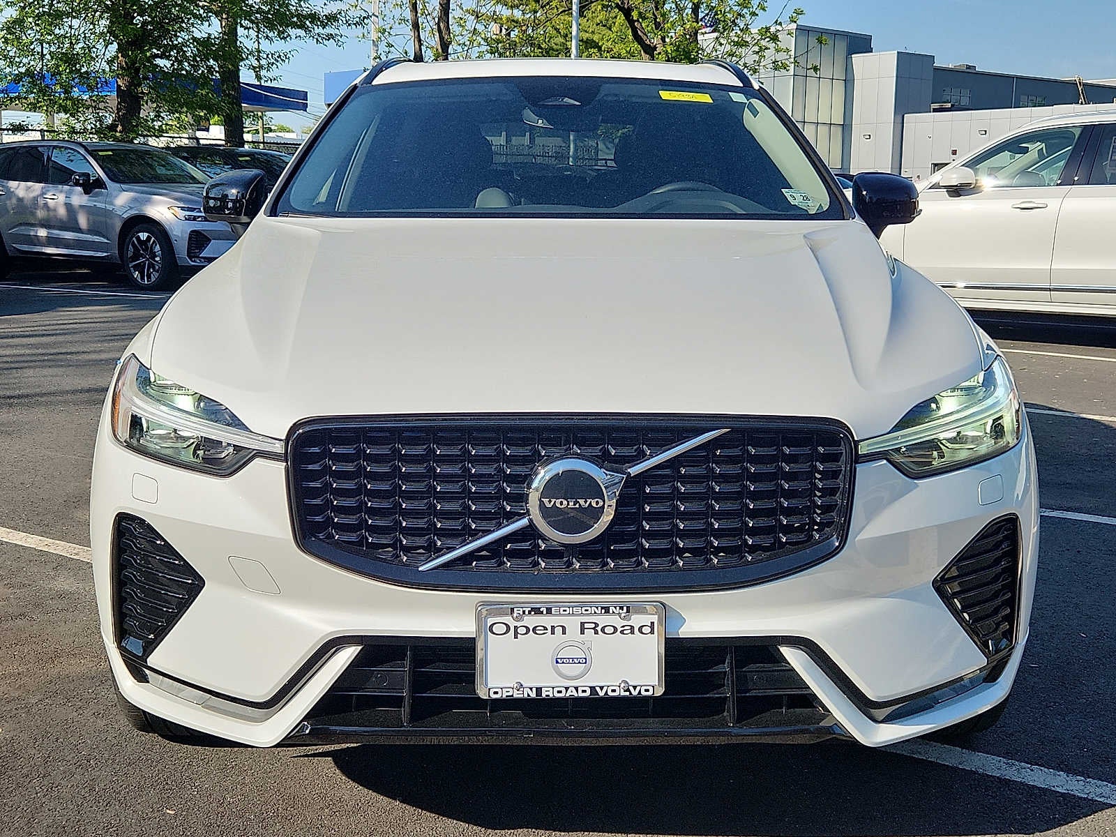 2024 Volvo XC60 Core Dark Theme