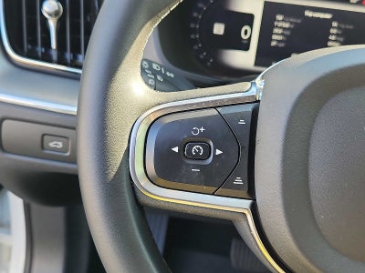 2024 Volvo XC60 Core Dark Theme