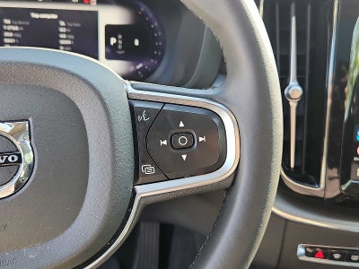 2024 Volvo XC60 Core Dark Theme