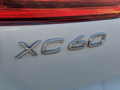 2024 Volvo XC60 Core Dark Theme