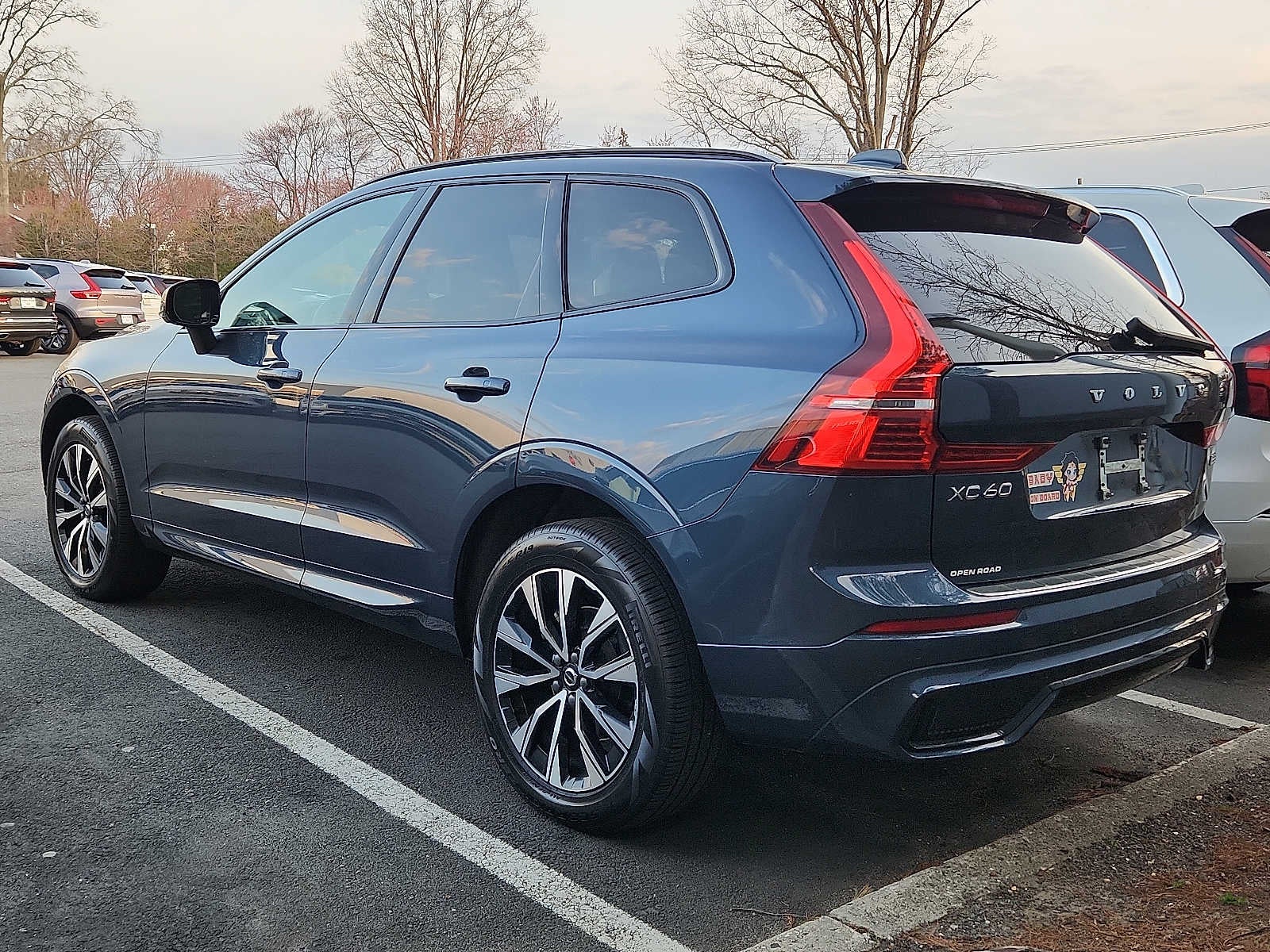 2024 Volvo XC60 Core Dark Theme