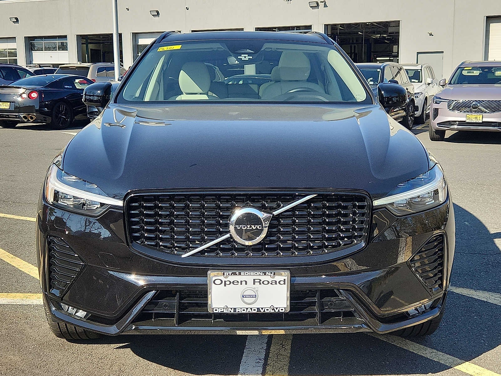 2024 Volvo XC60 Core Dark Theme