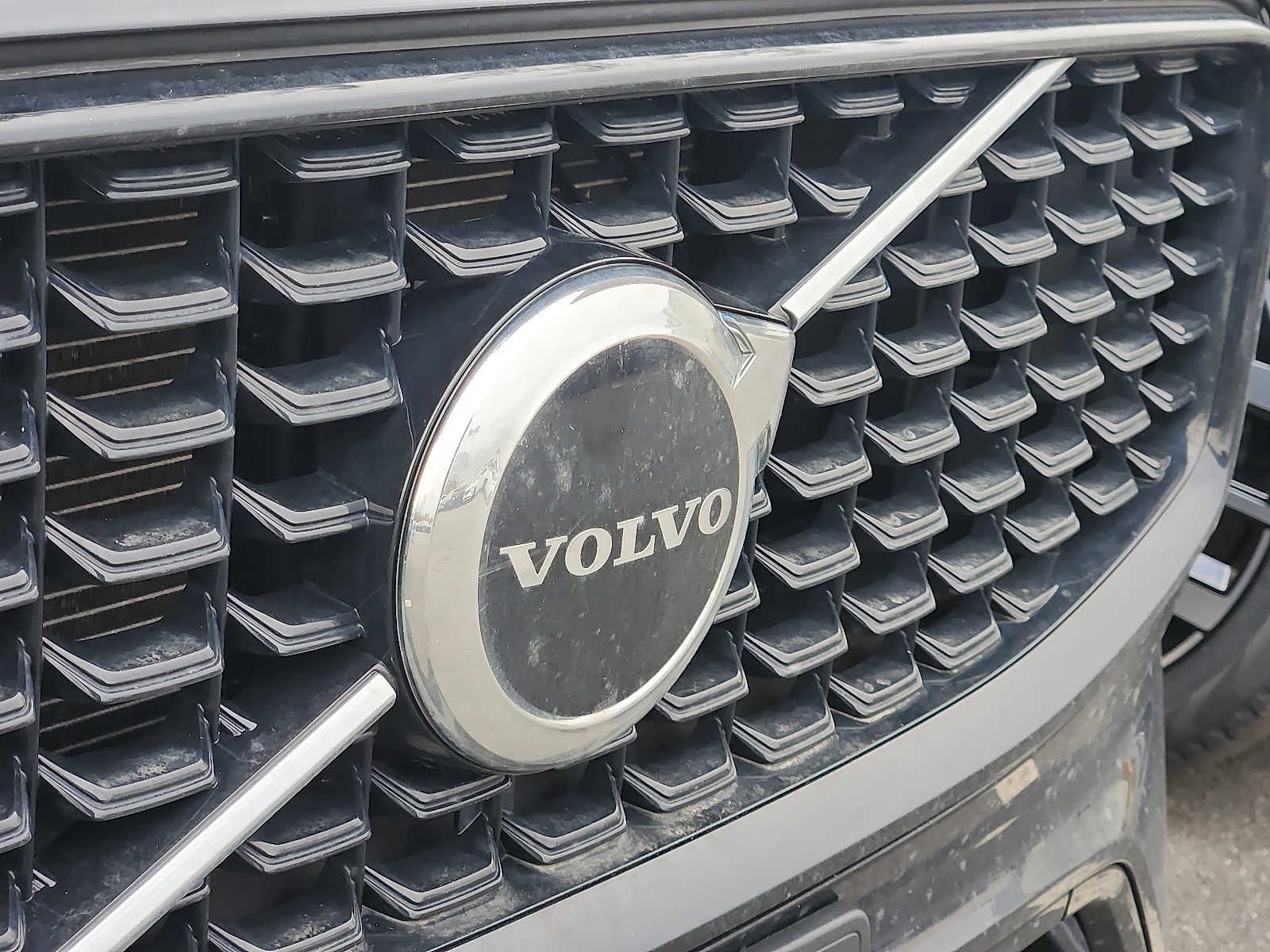 2024 Volvo XC60 Core Dark Theme