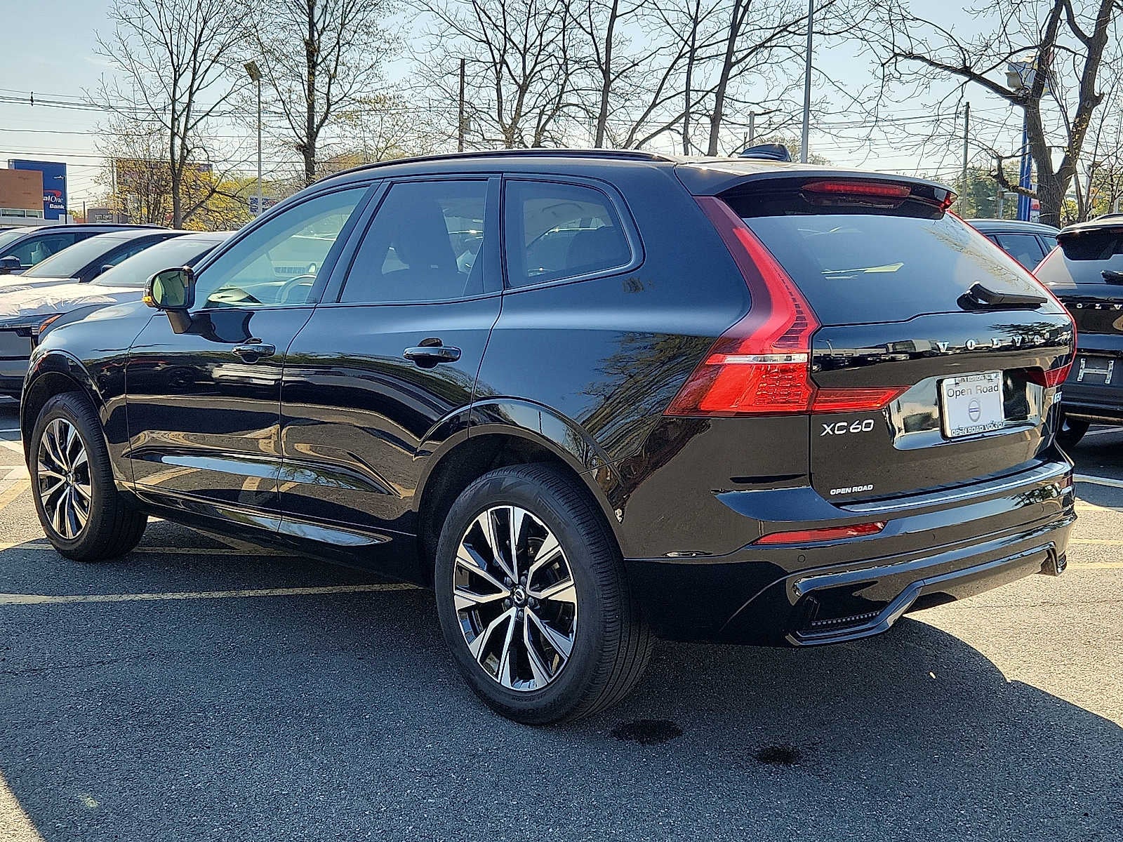 2024 Volvo XC60 Core Dark Theme