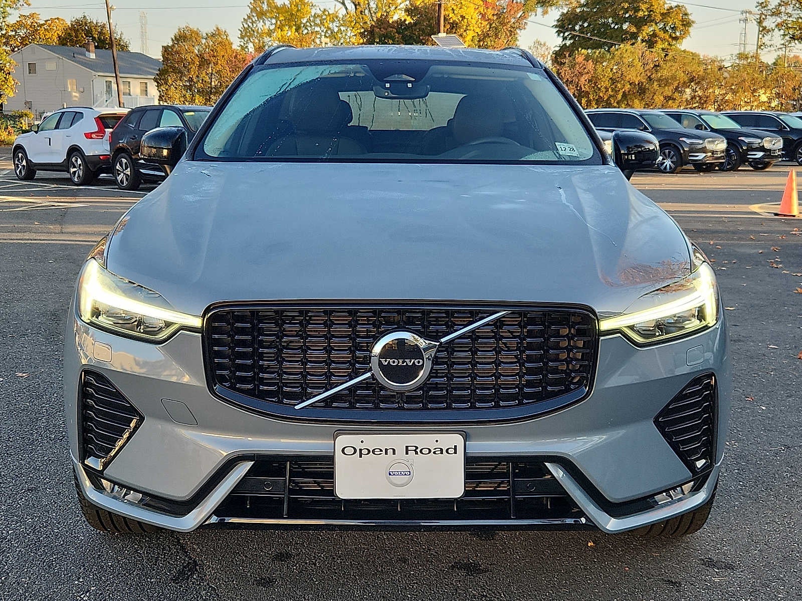 2024 Volvo XC60 Core Dark Theme