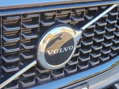 2024 Volvo XC60 Core Dark Theme