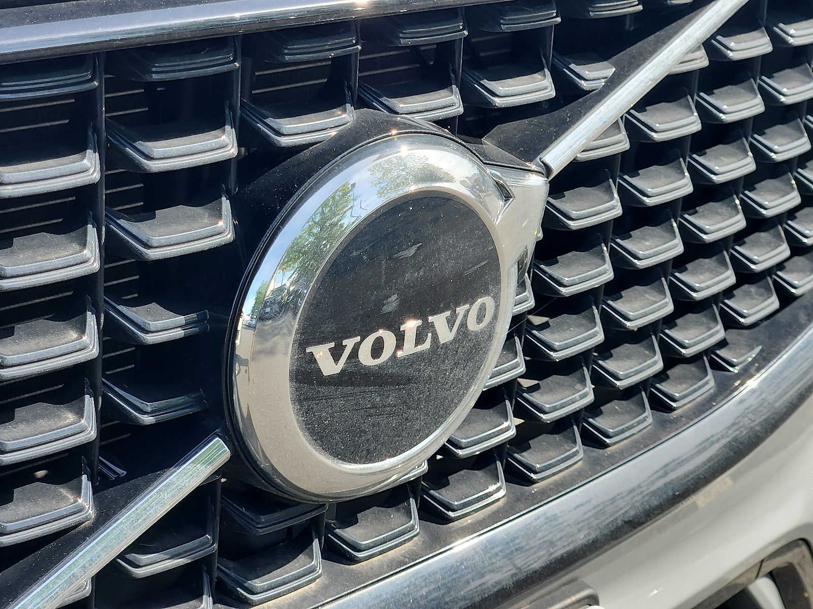 2024 Volvo XC60 Core Dark Theme