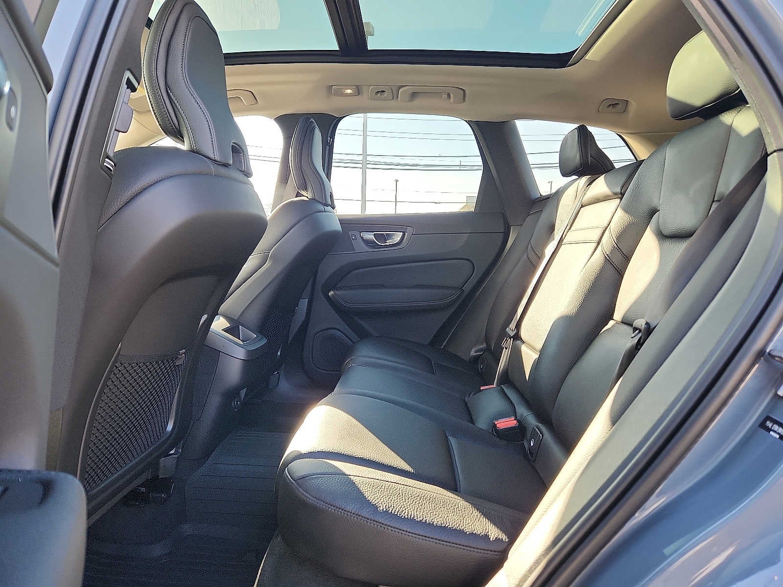 2022 Volvo XC60 Momentum