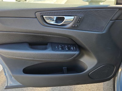 2022 Volvo XC60 Momentum
