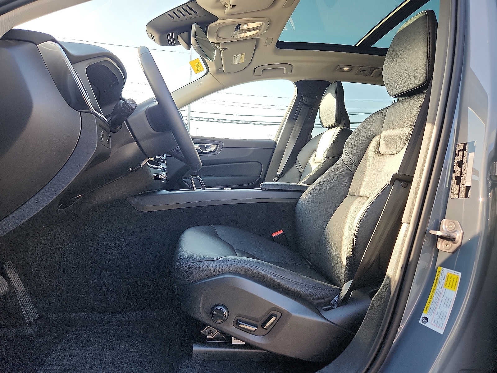 2022 Volvo XC60 Momentum