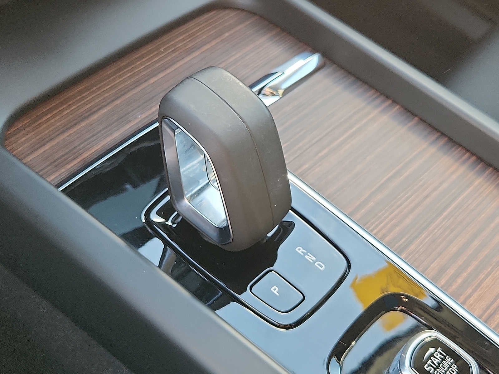 2022 Volvo XC60 Momentum