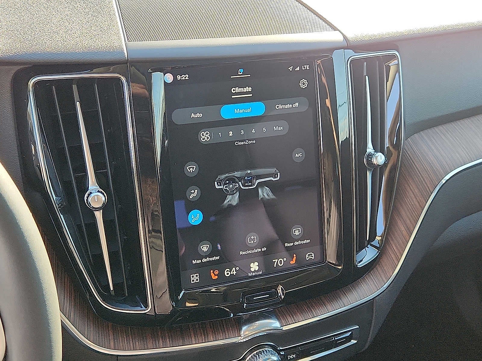 2022 Volvo XC60 Momentum