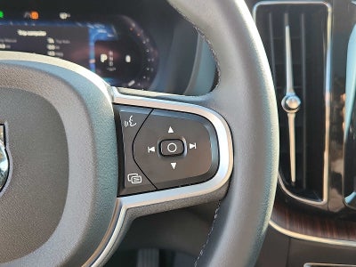 2022 Volvo XC60 Momentum