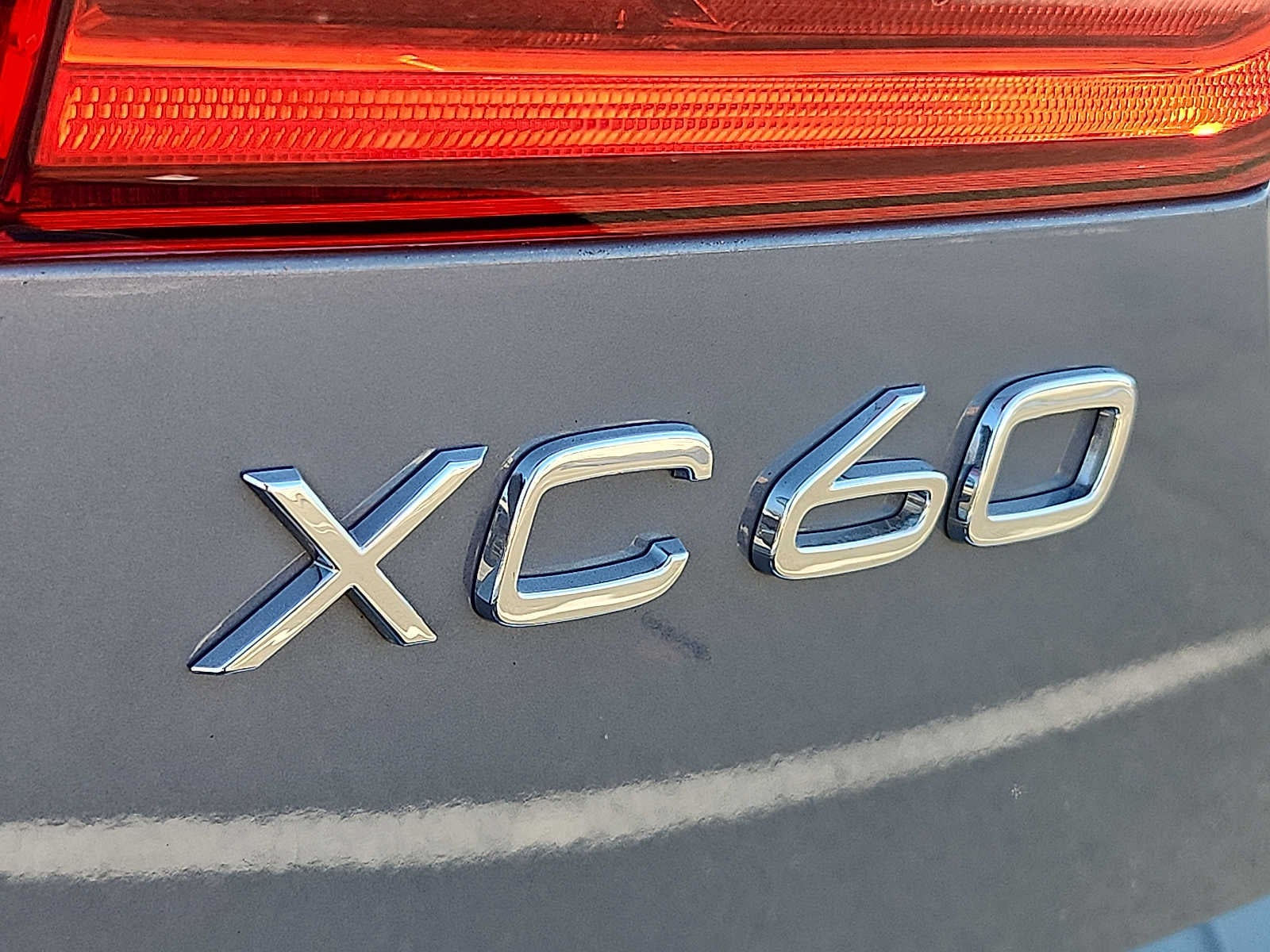 2022 Volvo XC60 Momentum