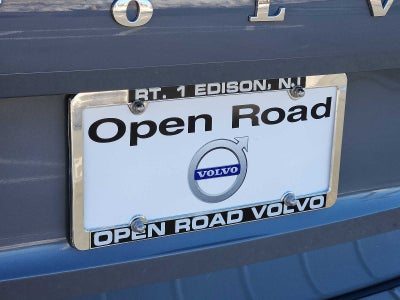 2022 Volvo XC60 Momentum