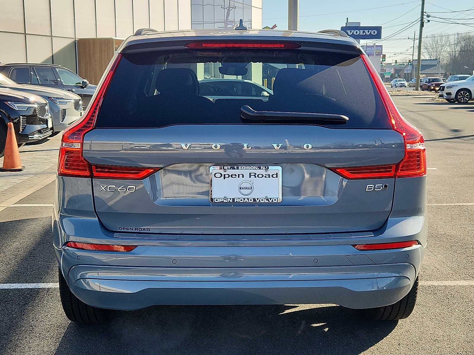 2022 Volvo XC60 Momentum