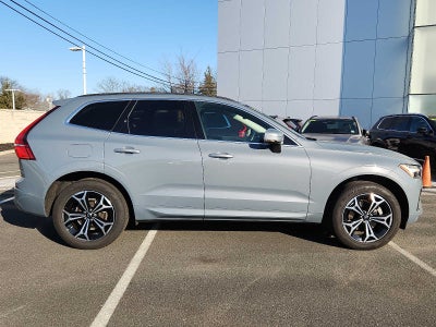 2022 Volvo XC60 Momentum