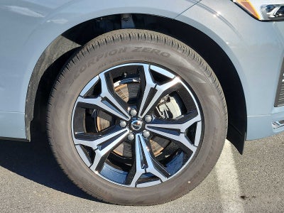 2022 Volvo XC60 Momentum