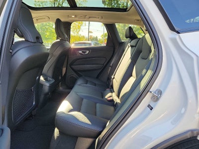 2024 Volvo XC60 Plus Dark Theme