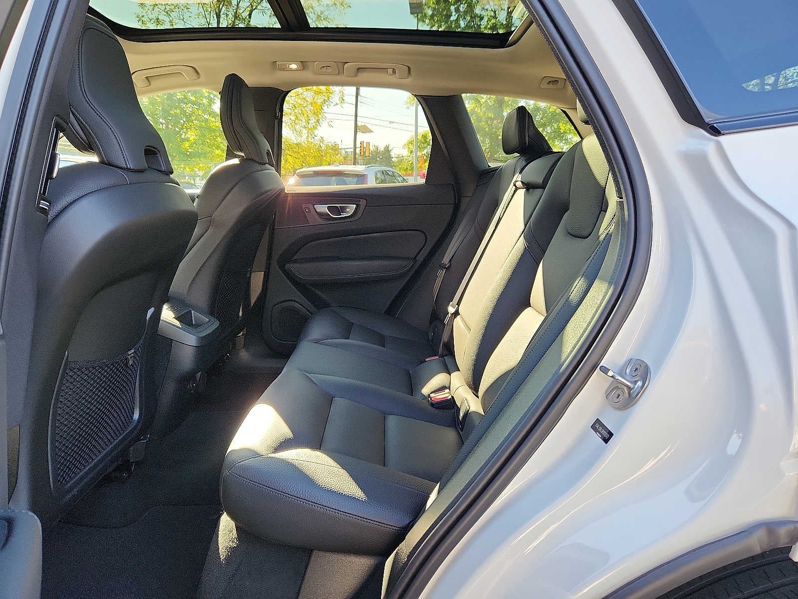 2024 Volvo XC60 Plus Dark Theme