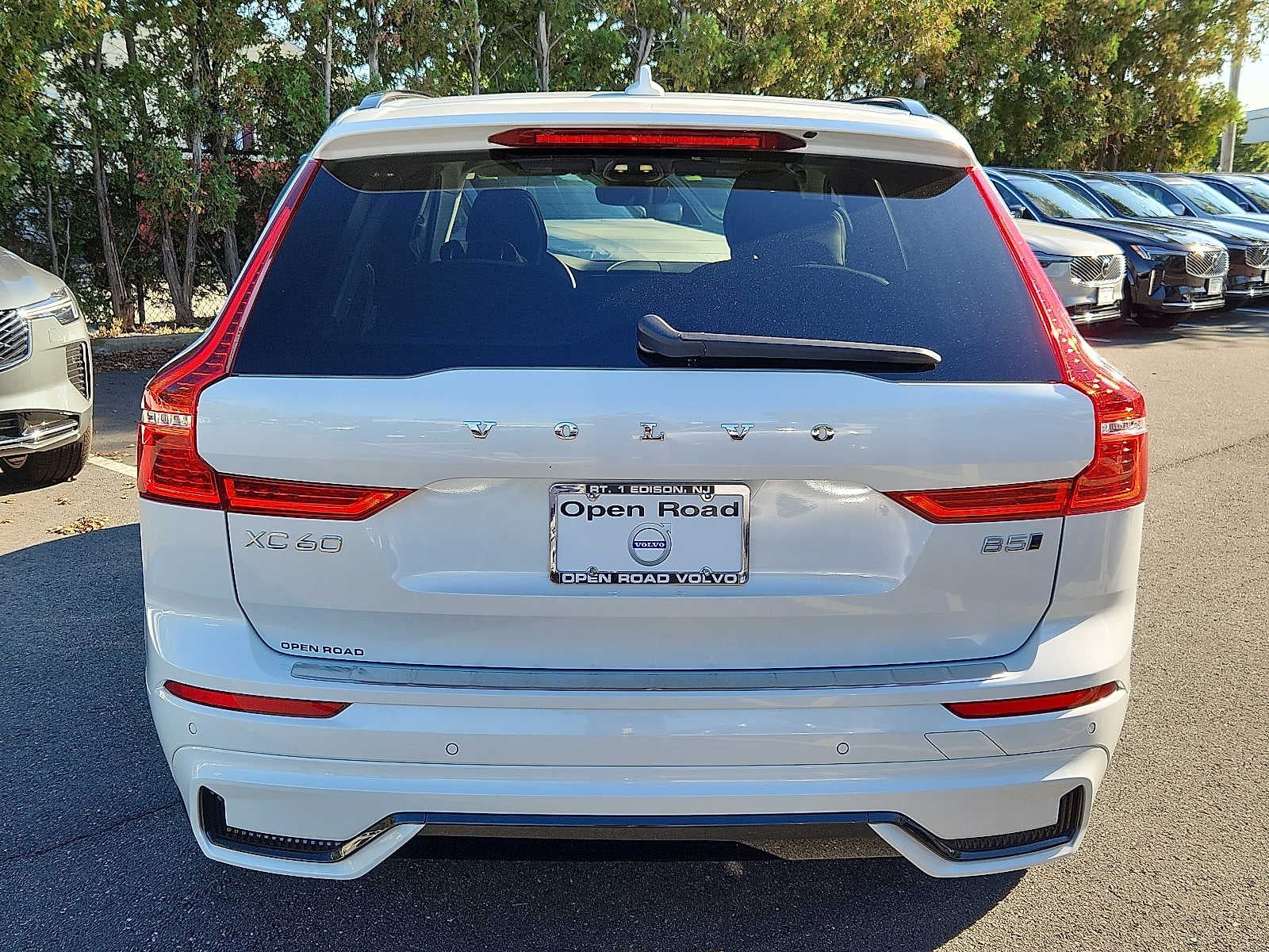 2024 Volvo XC60 Plus Dark Theme