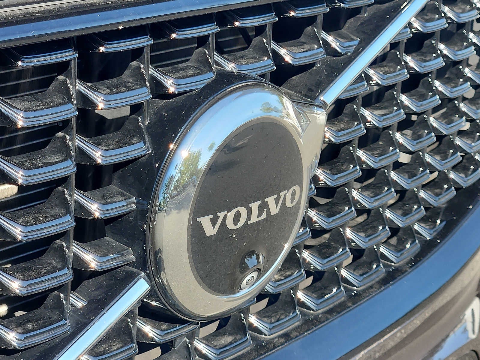 2024 Volvo XC60 Plus Dark Theme