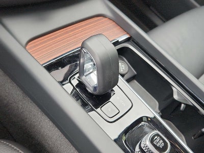 2024 Volvo XC60 Plus Dark Theme