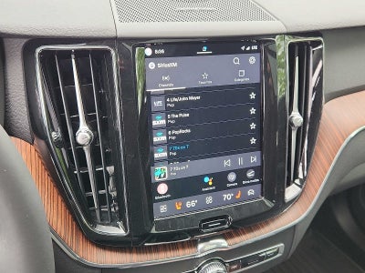 2024 Volvo XC60 Plus Dark Theme