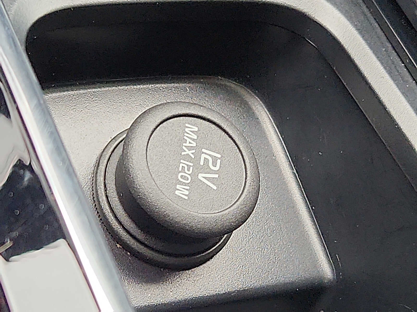 2024 Volvo XC60 Plus Dark Theme