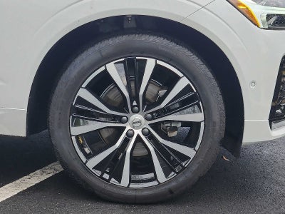 2024 Volvo XC60 Plus Dark Theme