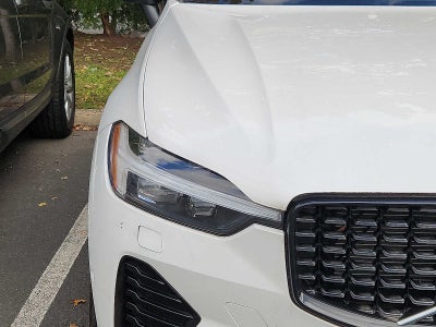 2024 Volvo XC60 Plus Dark Theme