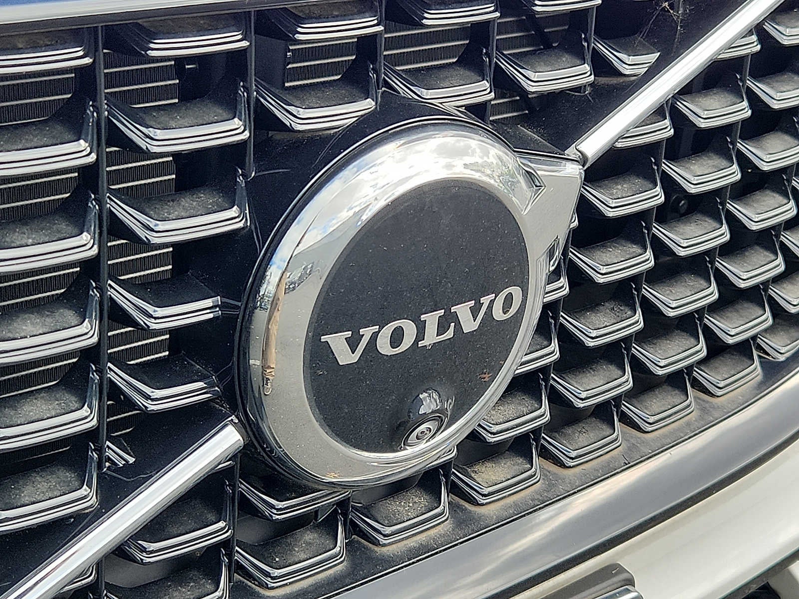 2024 Volvo XC60 Plus Dark Theme