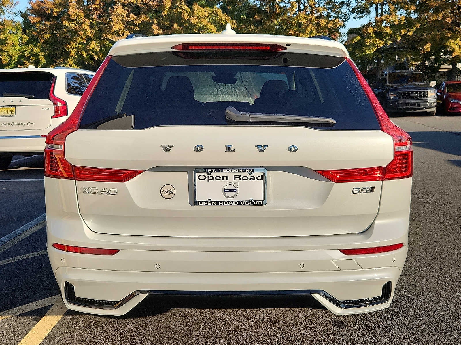 2024 Volvo XC60 Plus Dark Theme