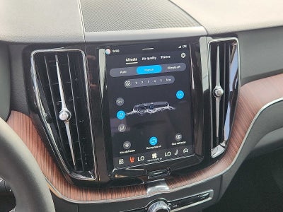 2024 Volvo XC60 Plus Dark Theme